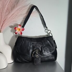 ​Y2K COACH Soho Black Pleated Leather Flap Bag F17217 Blue Lining